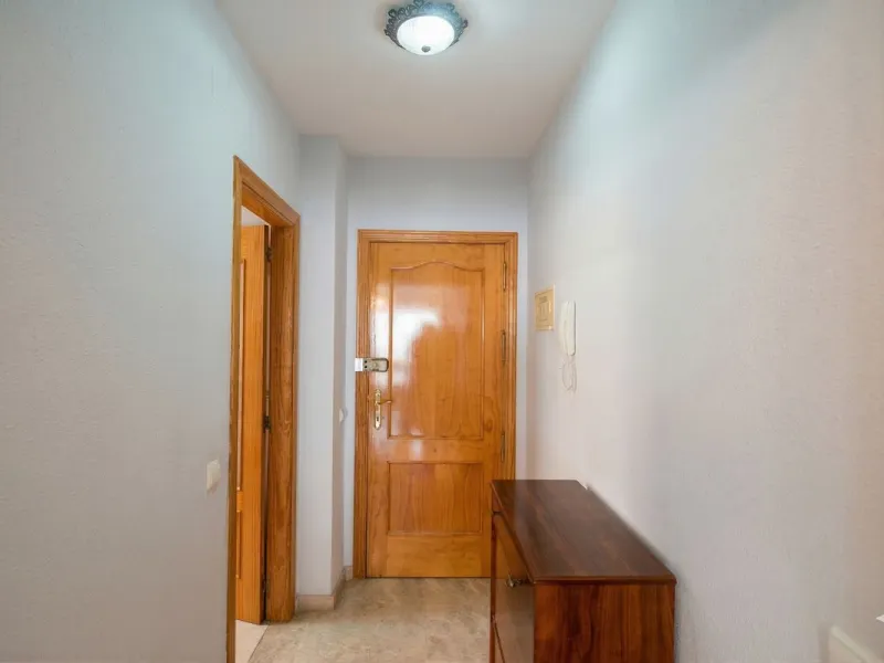 We are delighted to present this fantastic property located in Los Boliches, Fuengirola, one of the most sought after areas thanks to its proximity to all amenities such as supermarkets, restaurants, public transport, schools, and only a few minutes from 