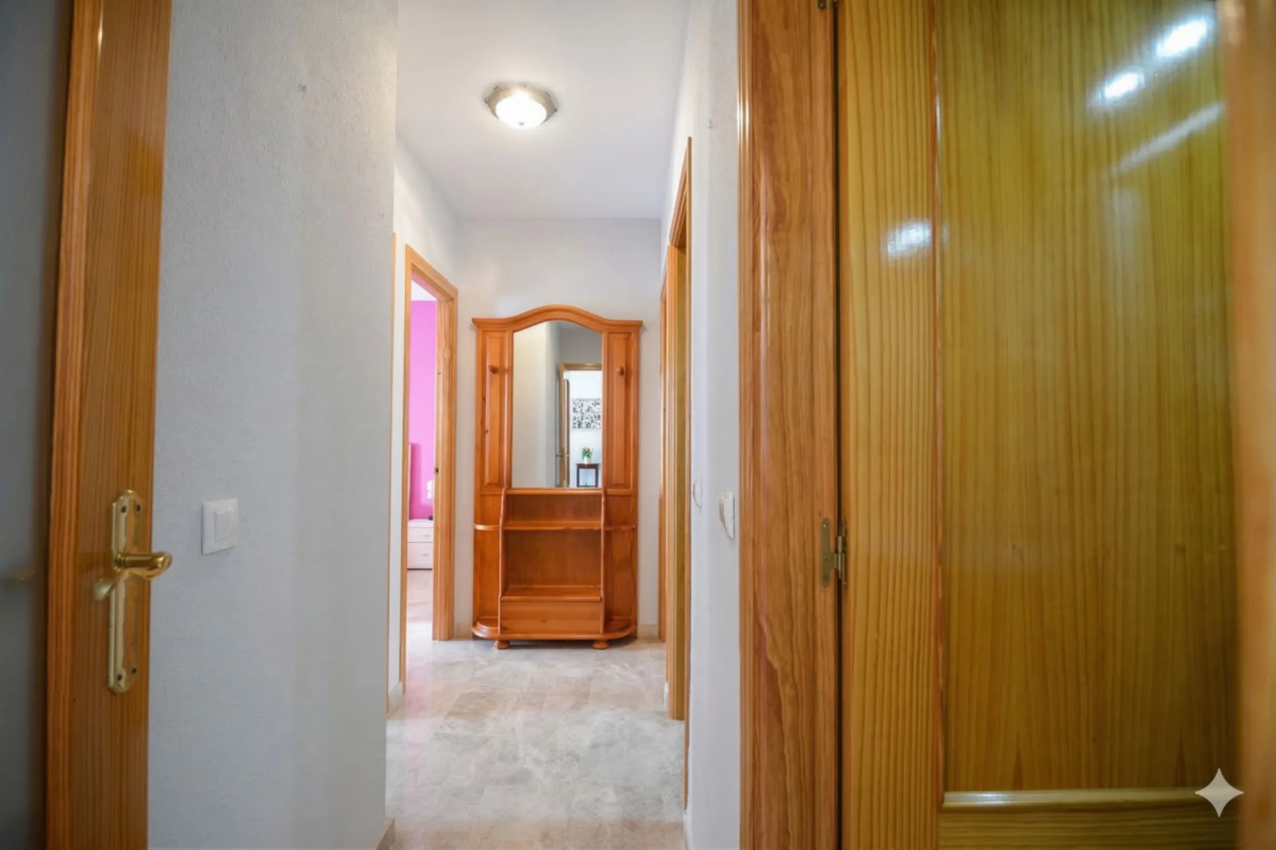 We are delighted to present this fantastic property located in Los Boliches, Fuengirola, one of the most sought after areas thanks to its proximity to all amenities such as supermarkets, restaurants, public transport, schools, and only a few minutes from 