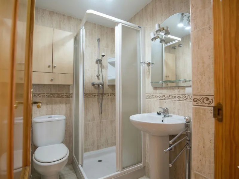 We are delighted to present this fantastic property located in Los Boliches, Fuengirola, one of the most sought after areas thanks to its proximity to all amenities such as supermarkets, restaurants, public transport, schools, and only a few minutes from 