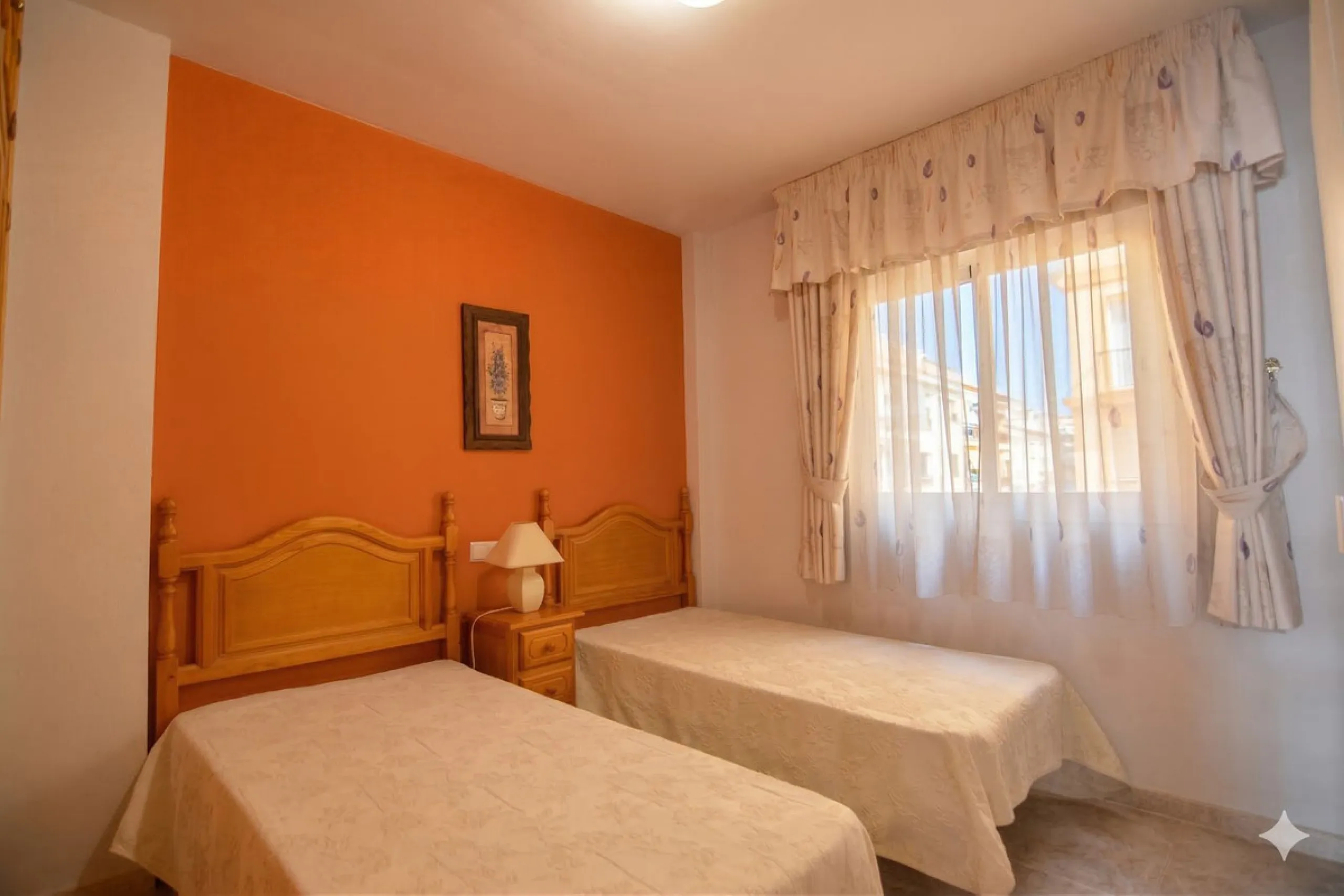 We are delighted to present this fantastic property located in Los Boliches, Fuengirola, one of the most sought after areas thanks to its proximity to all amenities such as supermarkets, restaurants, public transport, schools, and only a few minutes from 