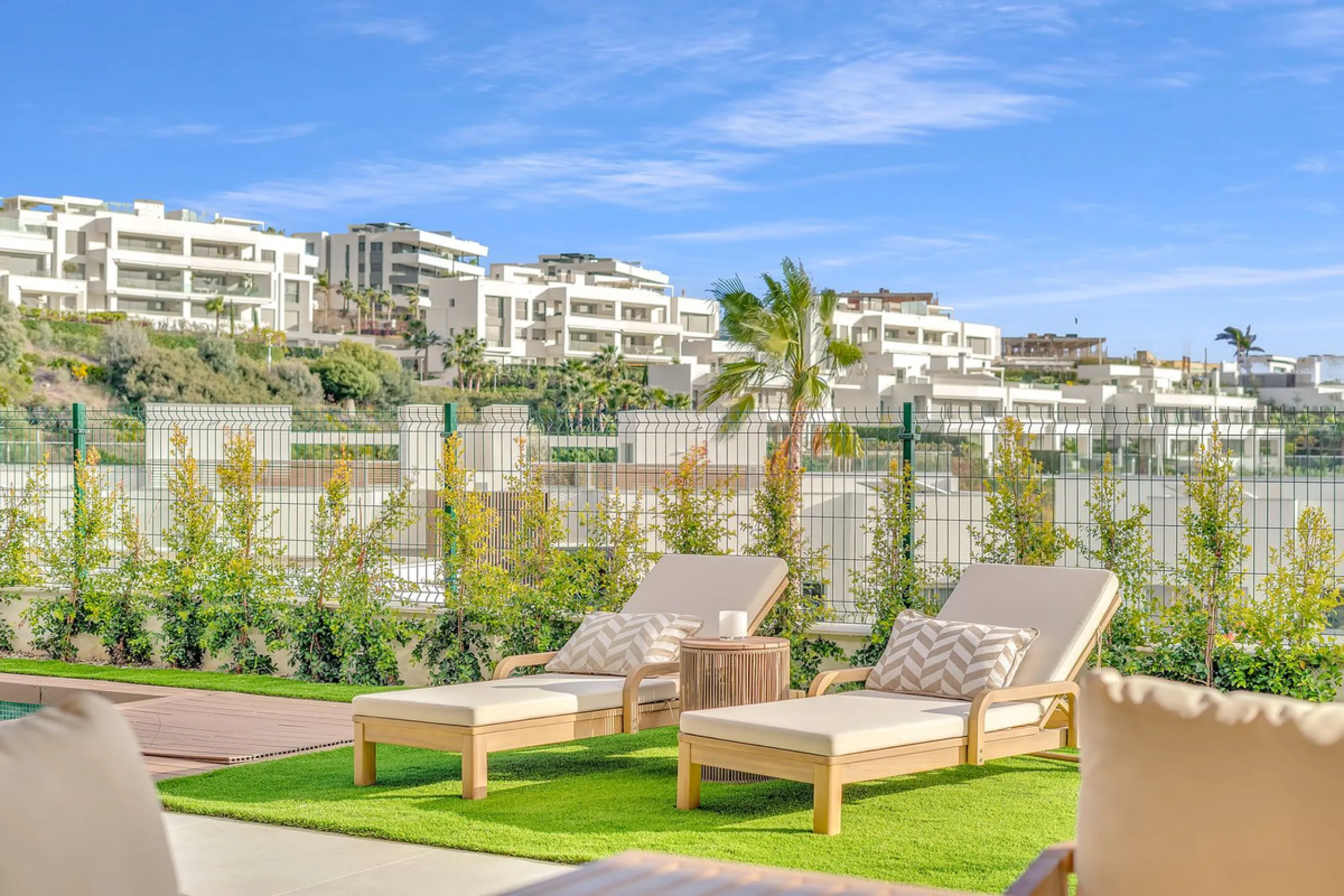 Apartment - Ground Floor Apartment в продаже в Marbella, Málaga. В доме 4 спален и 5 ванных комнат. Площадь дома 239 м². Площадь участка 159 м²