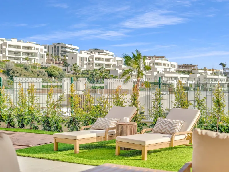 Apartment - Ground Floor Apartment в продаже в Marbella, Málaga. В доме 4 спален и 5 ванных комнат. Площадь дома 239 м². Площадь участка 159 м²