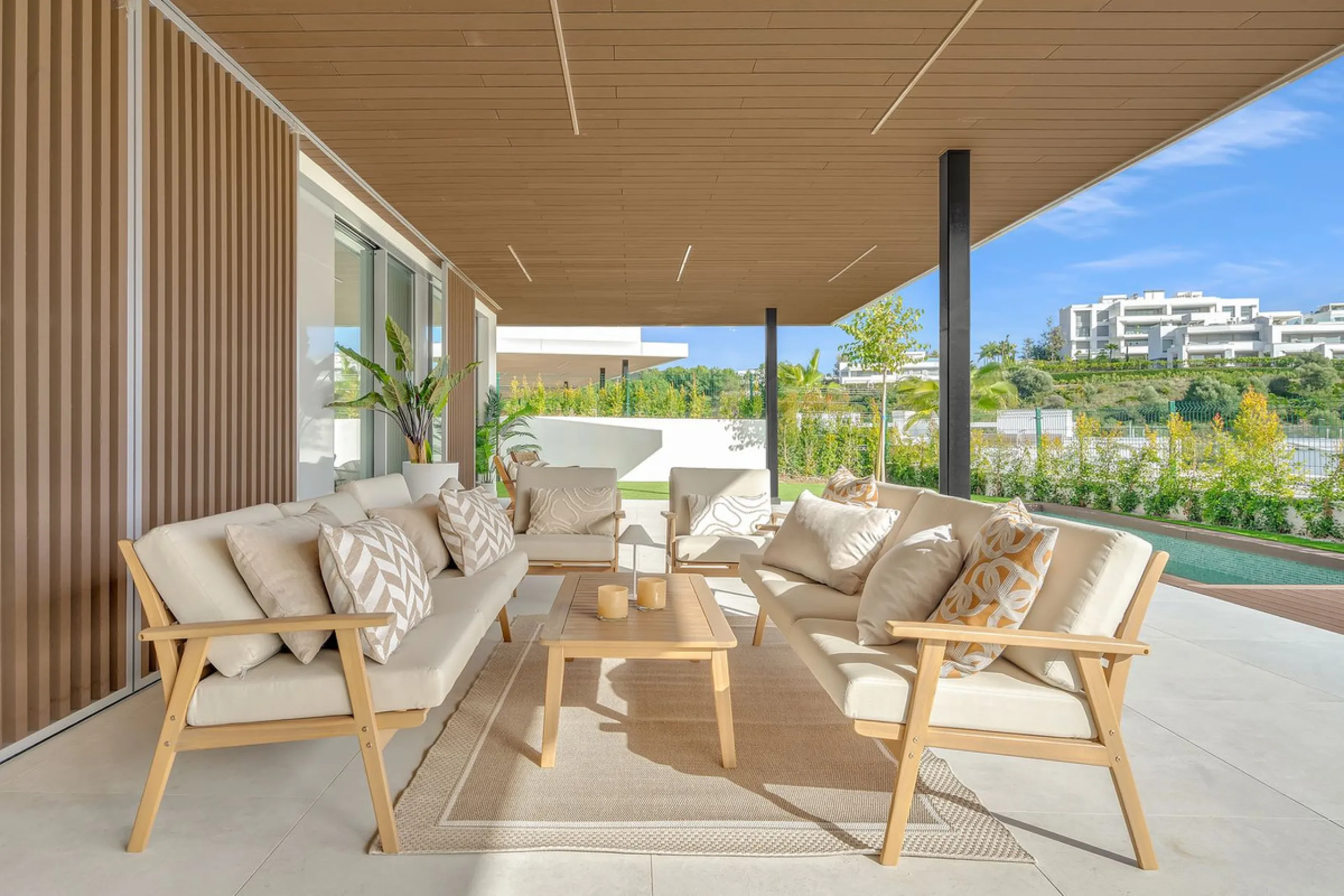 Apartment - Ground Floor Apartment в продаже в Marbella, Málaga. В доме 4 спален и 5 ванных комнат. Площадь дома 239 м². Площадь участка 159 м²