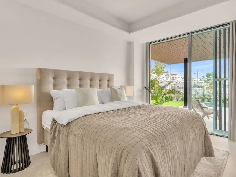 Apartment - Ground Floor Apartment в продаже в Marbella, Málaga. В доме 4 спален и 5 ванных комнат. Площадь дома 239 м². Площадь участка 159 м²