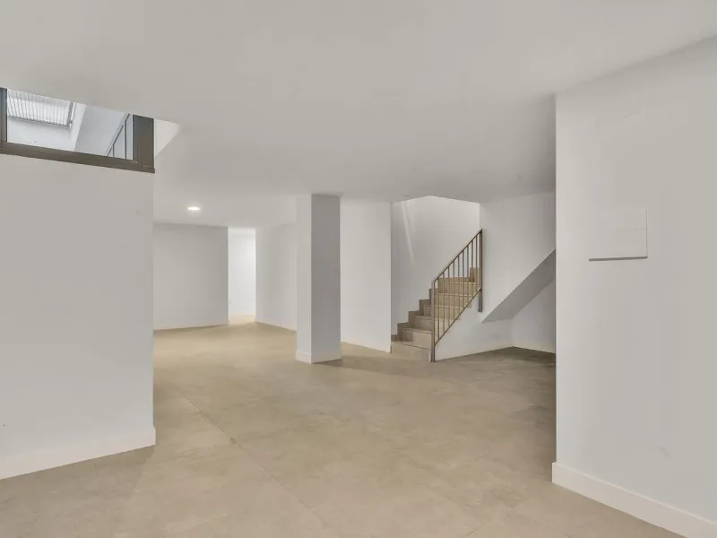 Apartment - Ground Floor Apartment в продаже в Marbella, Málaga. В доме 4 спален и 5 ванных комнат. Площадь дома 239 м². Площадь участка 159 м²