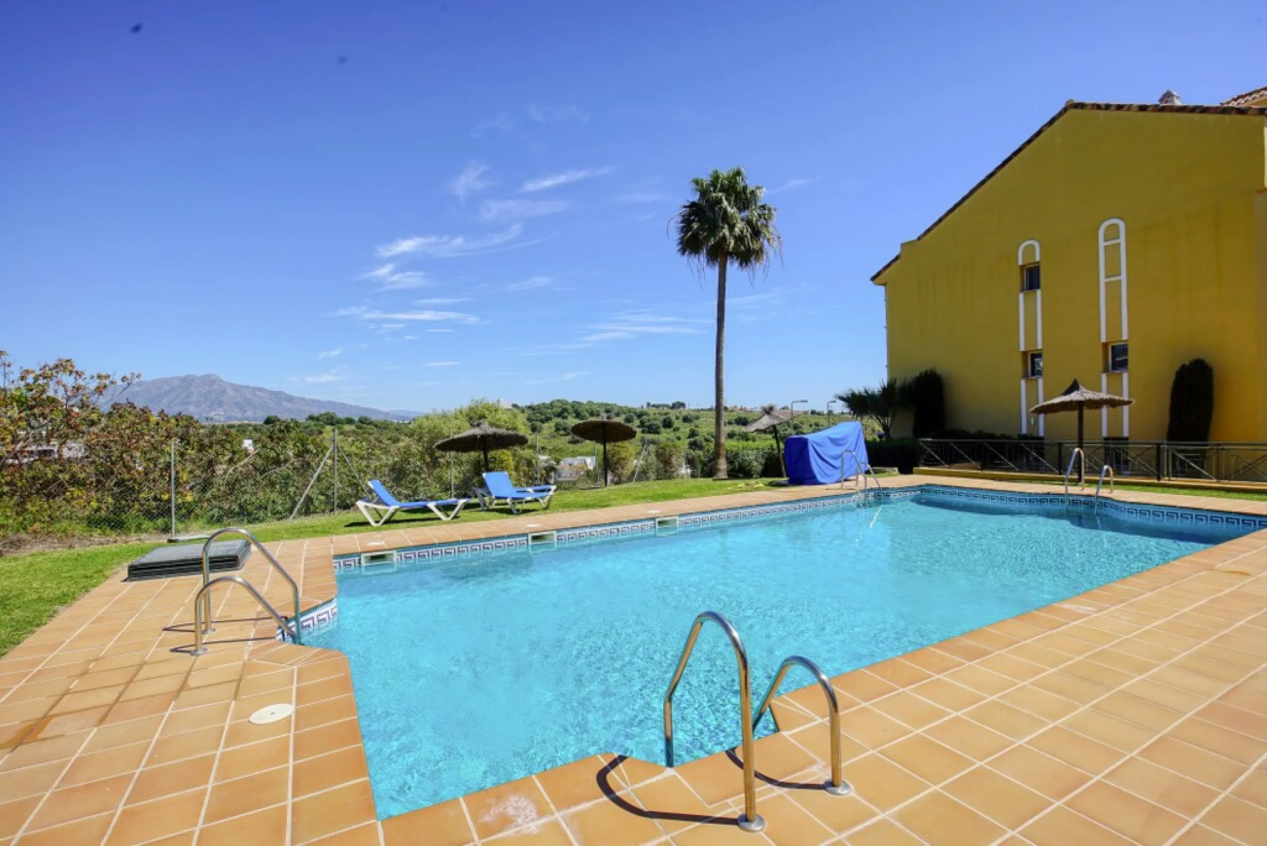 Elegant Duplex Penthouse with Panoramic Sea, Mountain & Golf Views – Bel-Air