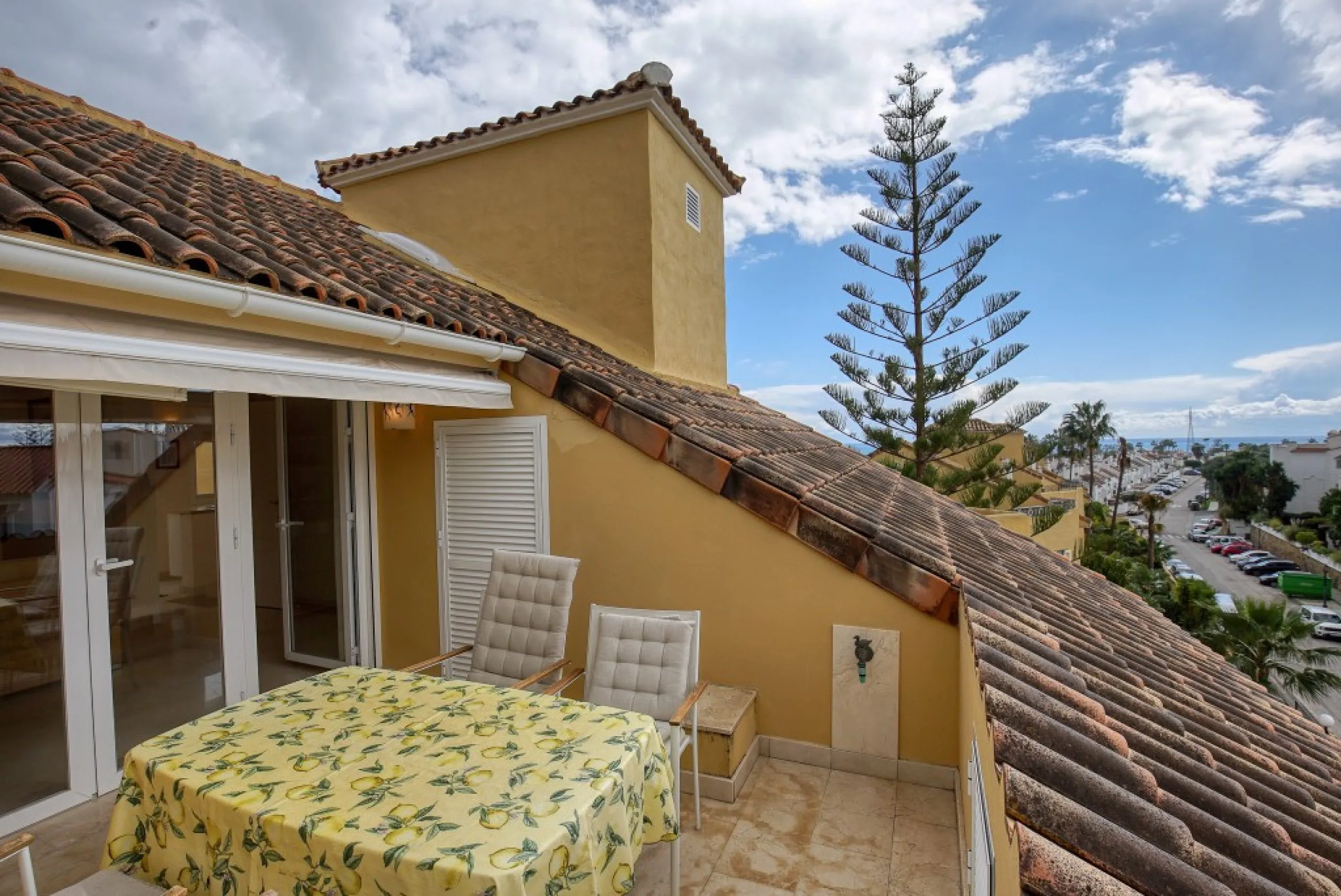 Elegant Duplex Penthouse with Panoramic Sea, Mountain & Golf Views – Bel-Air