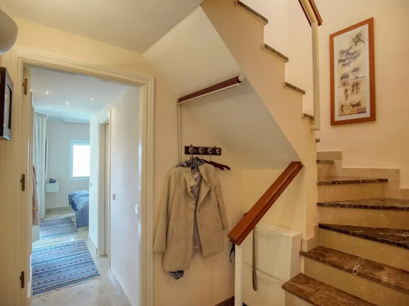 Elegant Duplex Penthouse with Panoramic Sea, Mountain & Golf Views – Bel-Air