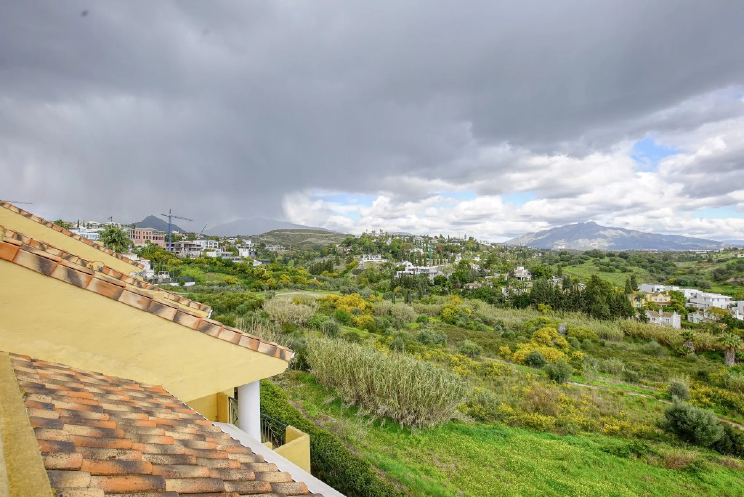 Elegant Duplex Penthouse with Panoramic Sea, Mountain & Golf Views – Bel-Air