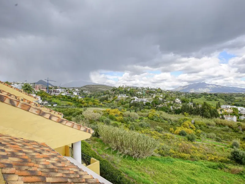 Elegant Duplex Penthouse with Panoramic Sea, Mountain & Golf Views – Bel-Air