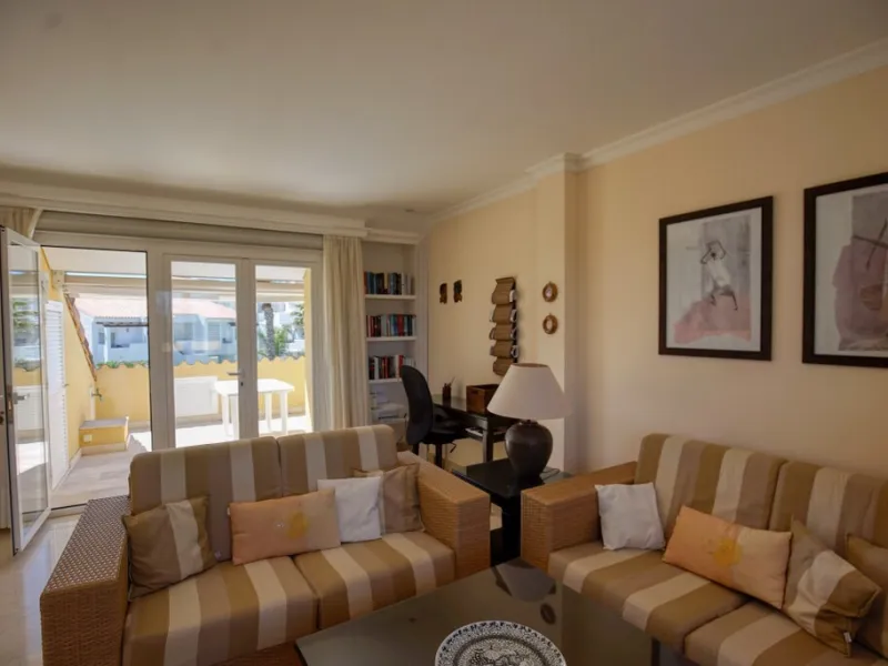 Elegant Duplex Penthouse with Panoramic Sea, Mountain & Golf Views – Bel-Air