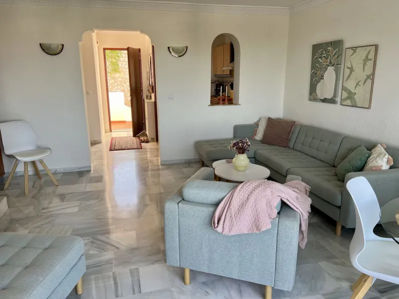 Discover an exceptional opportunity to own a beautiful apartment with sea views in Riviera de Sol.