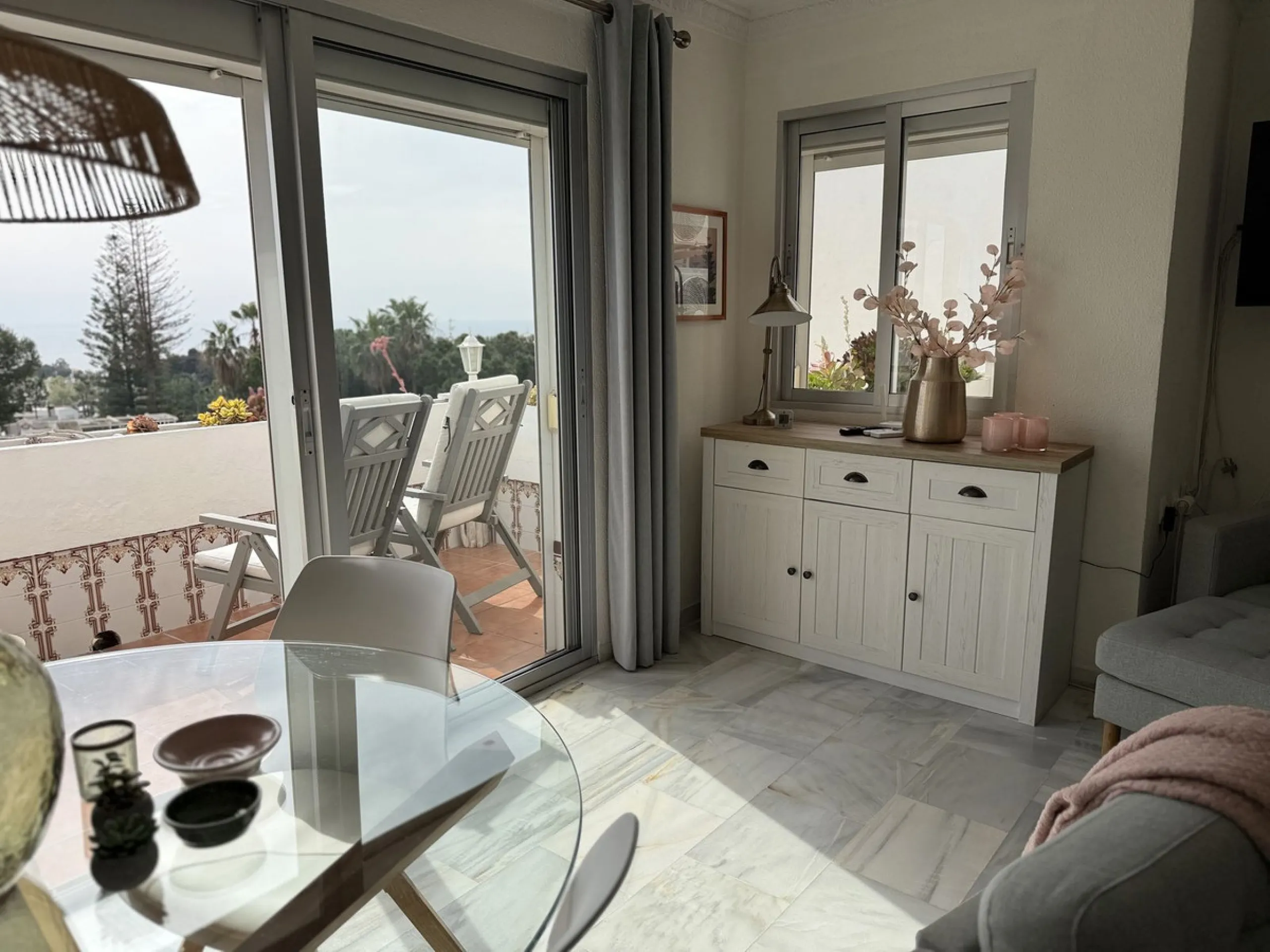 Discover an exceptional opportunity to own a beautiful apartment with sea views in Riviera de Sol.