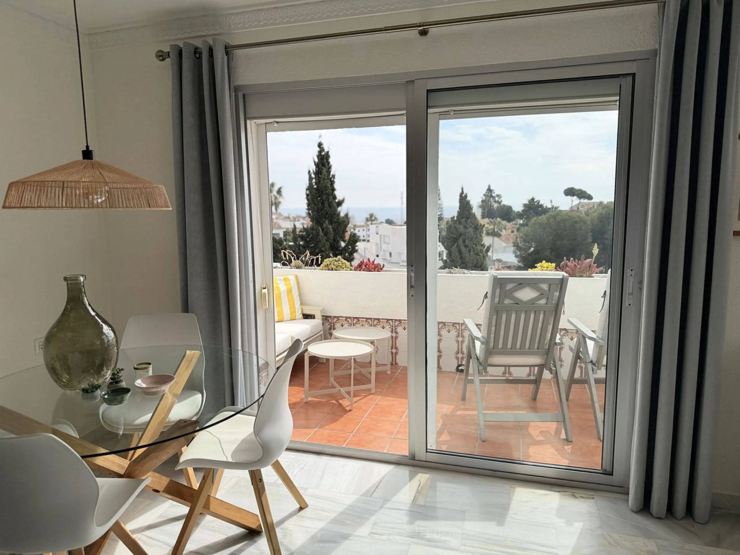 Discover an exceptional opportunity to own a beautiful apartment with sea views in Riviera de Sol.