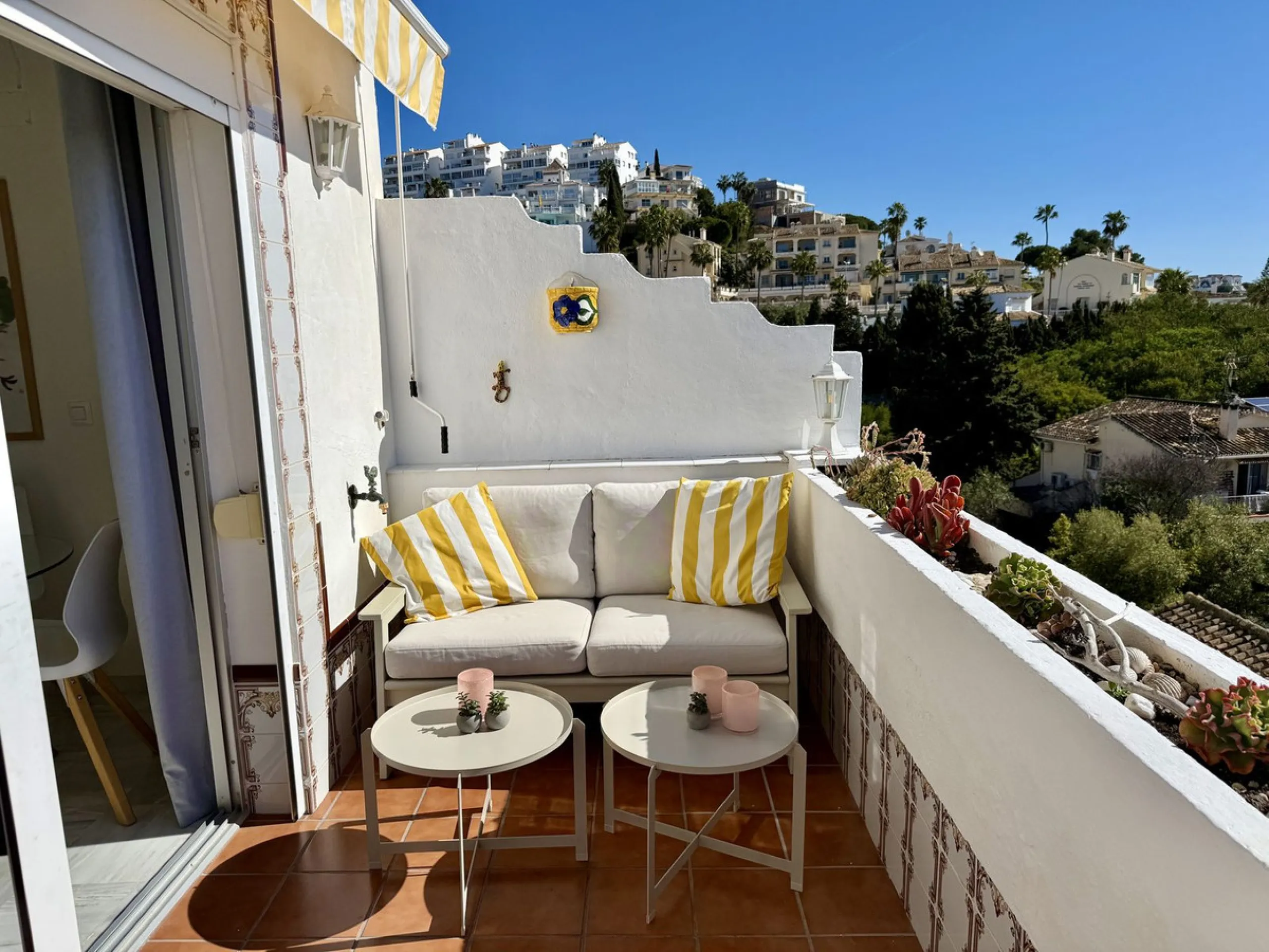 Discover an exceptional opportunity to own a beautiful apartment with sea views in Riviera de Sol.