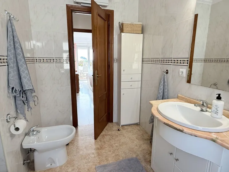 Discover an exceptional opportunity to own a beautiful apartment with sea views in Riviera de Sol.