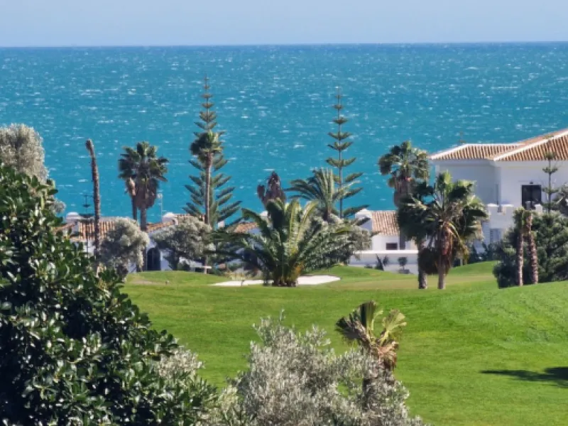 Jardines del Golf, La Duquesa