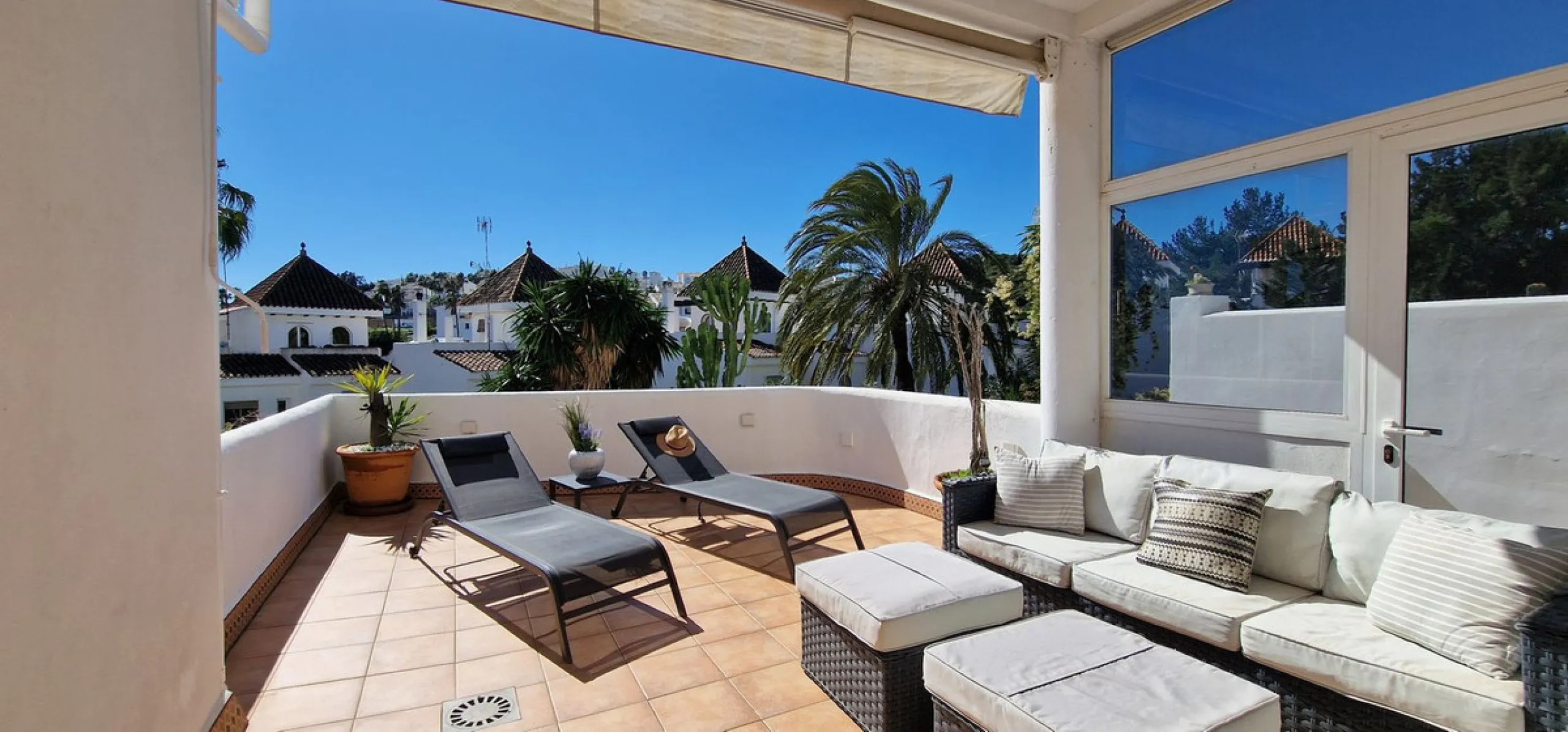 Jardines del Golf, La Duquesa