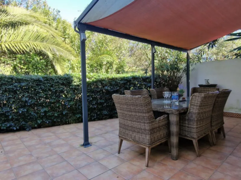 Jardines del Golf, La Duquesa