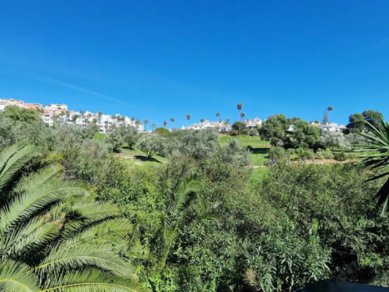 Jardines del Golf, La Duquesa
