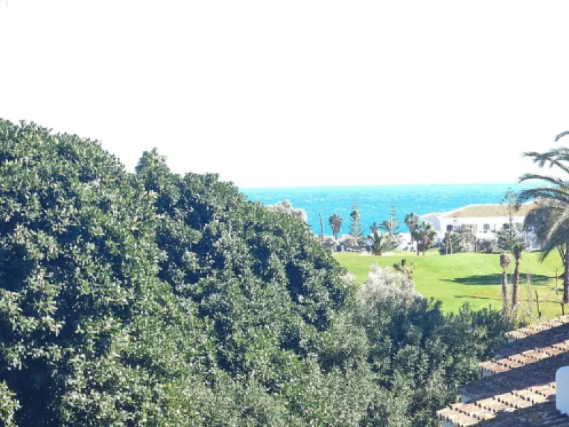 Jardines del Golf, La Duquesa