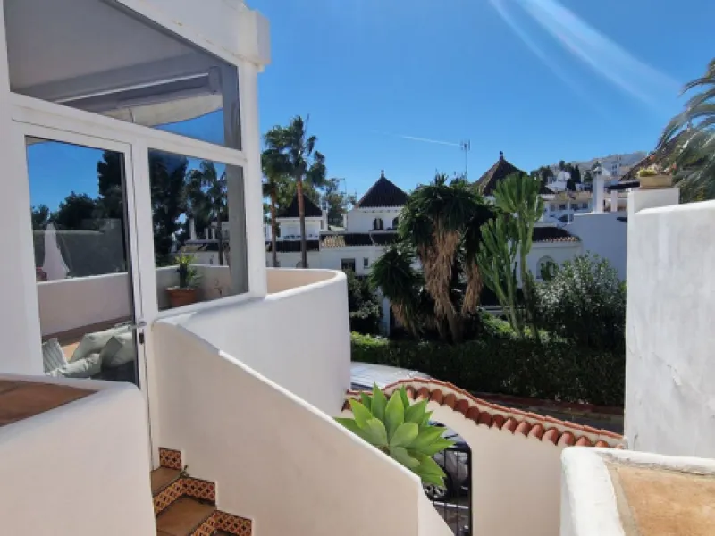 Jardines del Golf, La Duquesa