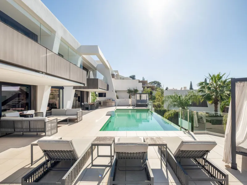 This exceptional luxury villa combines contemporary design, comfort, and high-quality finishes throughout.