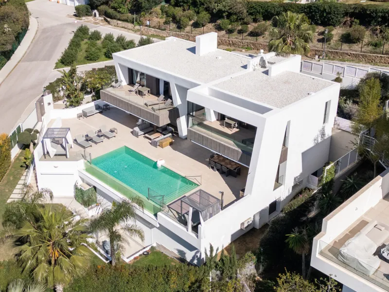 This exceptional luxury villa combines contemporary design, comfort, and high-quality finishes throughout.