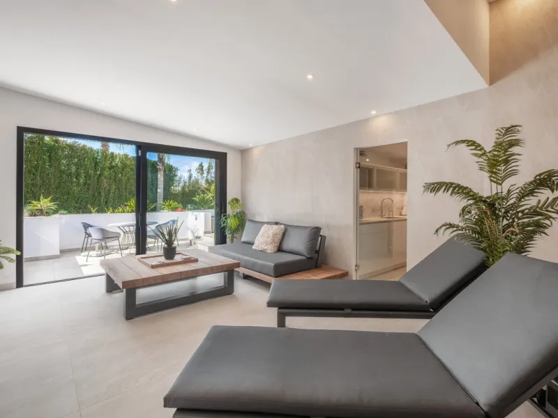 This exceptional luxury villa combines contemporary design, comfort, and high-quality finishes throughout.