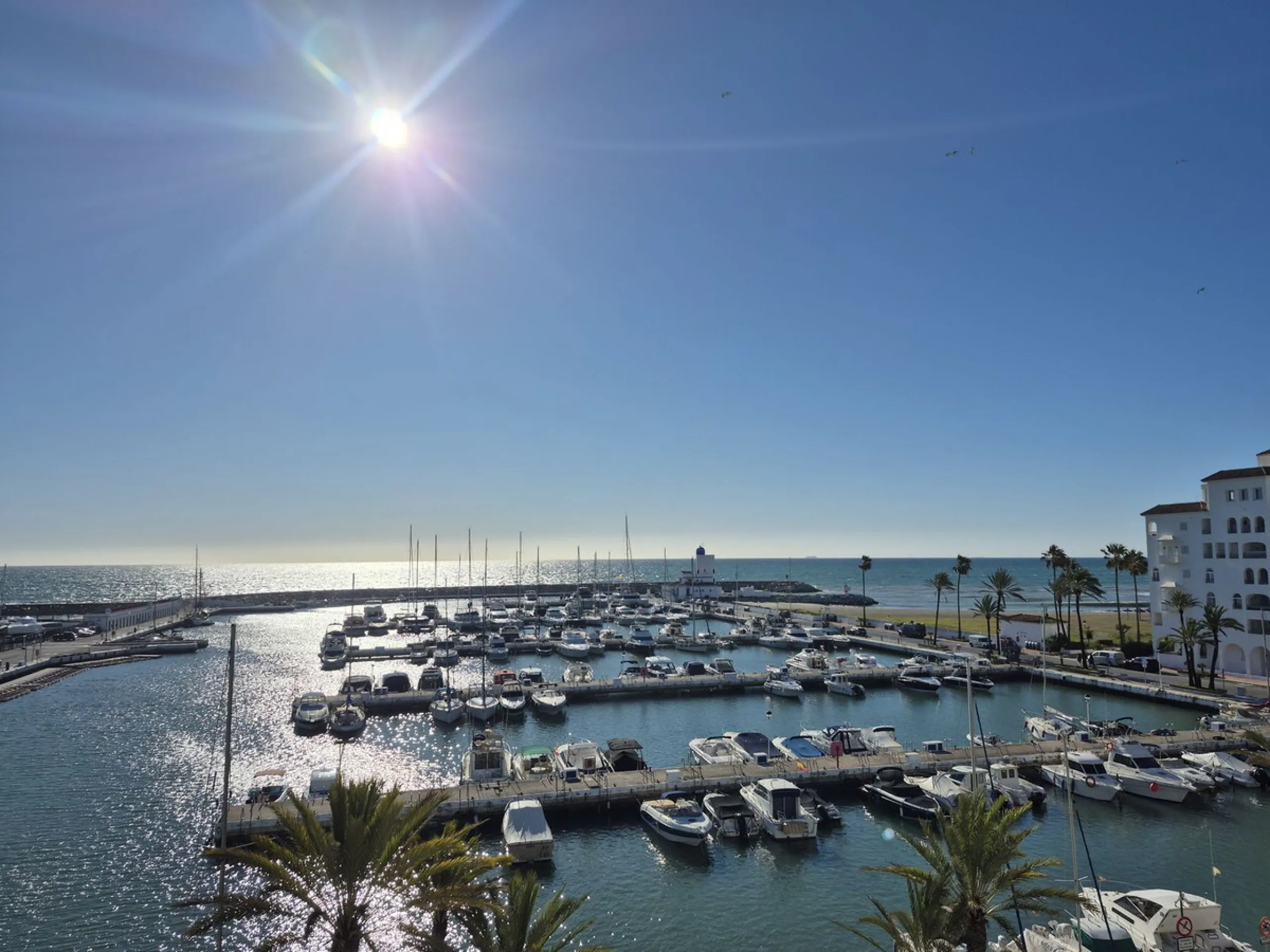 Apartment - Penthouse Duplex в продаже в Manilva, Málaga. В доме 3 спален и 2 ванных комнат. Площадь дома 156 м²