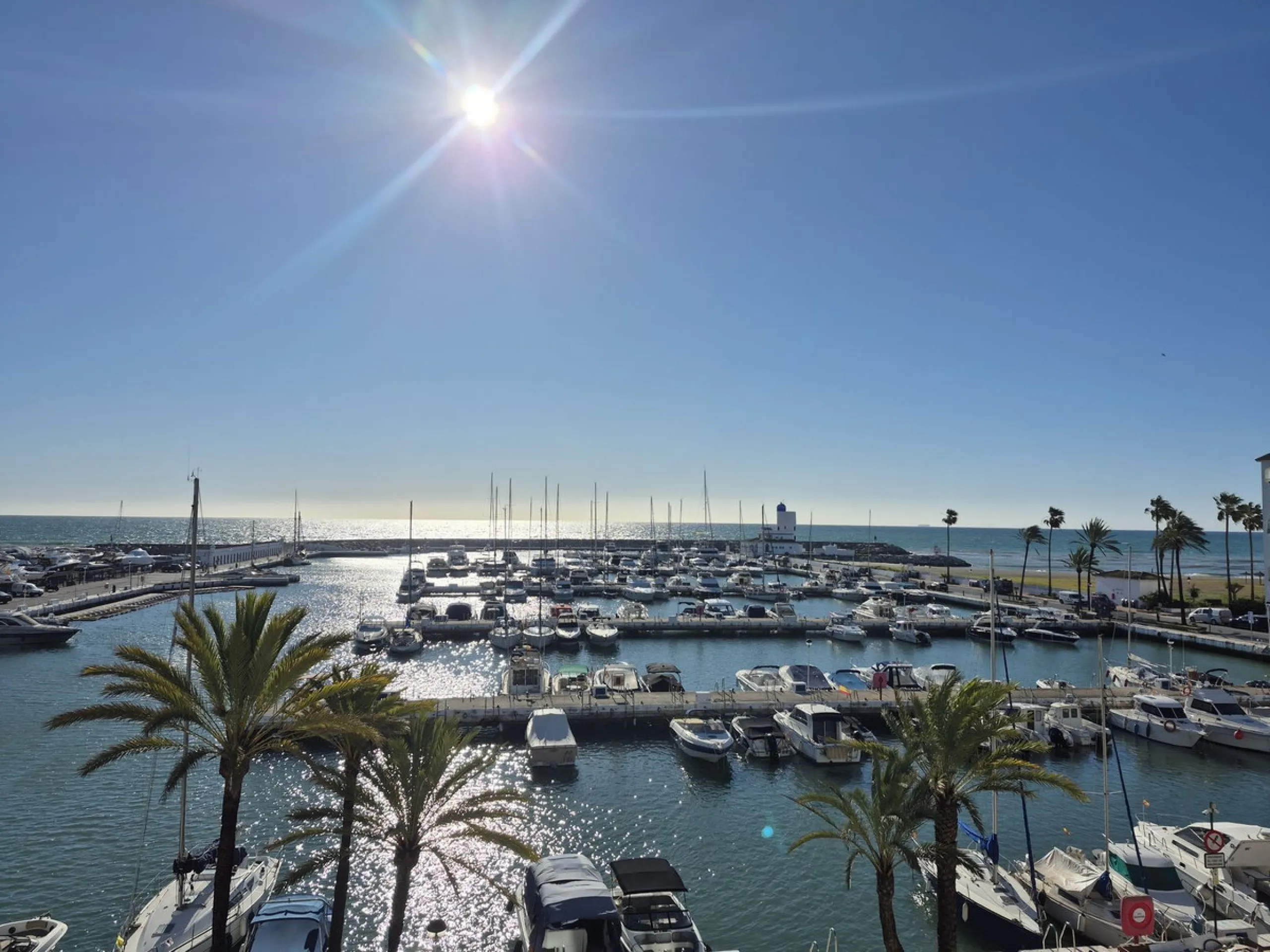 Apartment - Penthouse Duplex в продаже в Manilva, Málaga. В доме 3 спален и 2 ванных комнат. Площадь дома 156 м²