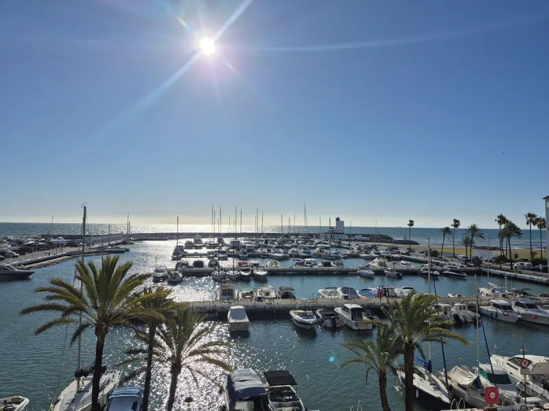 Apartment - Penthouse Duplex в продаже в Manilva, Málaga. В доме 3 спален и 2 ванных комнат. Площадь дома 156 м²