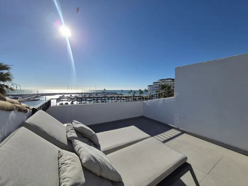 Apartment - Penthouse Duplex в продаже в Manilva, Málaga. В доме 3 спален и 2 ванных комнат. Площадь дома 156 м²