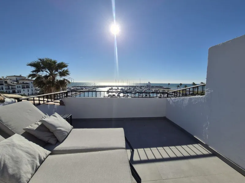 Apartment - Penthouse Duplex в продаже в Manilva, Málaga. В доме 3 спален и 2 ванных комнат. Площадь дома 156 м²
