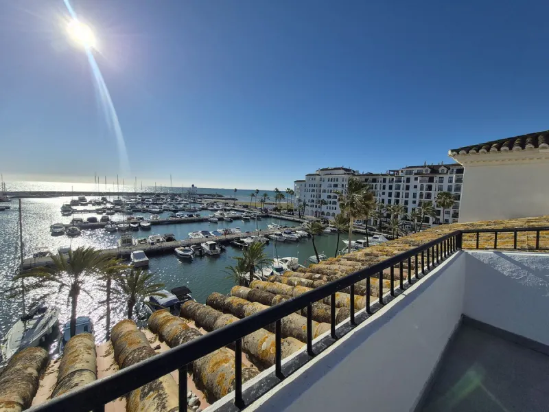 Apartment - Penthouse Duplex в продаже в Manilva, Málaga. В доме 3 спален и 2 ванных комнат. Площадь дома 156 м²