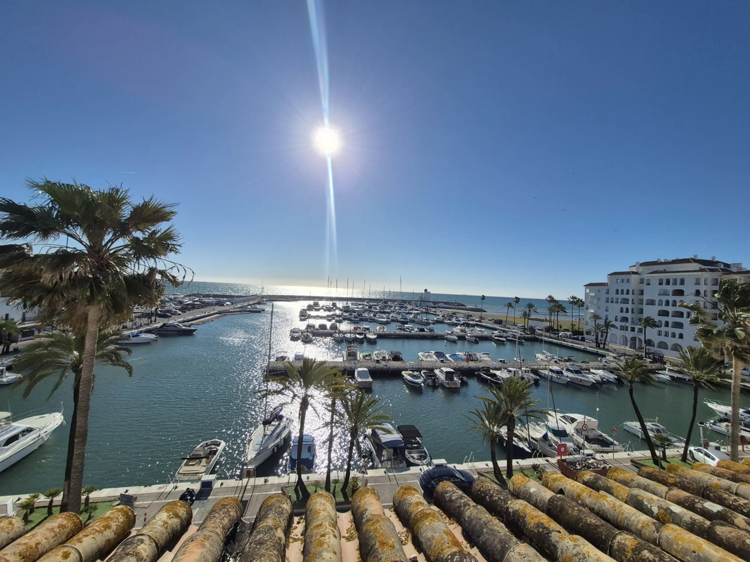 Apartment - Penthouse Duplex в продаже в Manilva, Málaga. В доме 3 спален и 2 ванных комнат. Площадь дома 156 м²