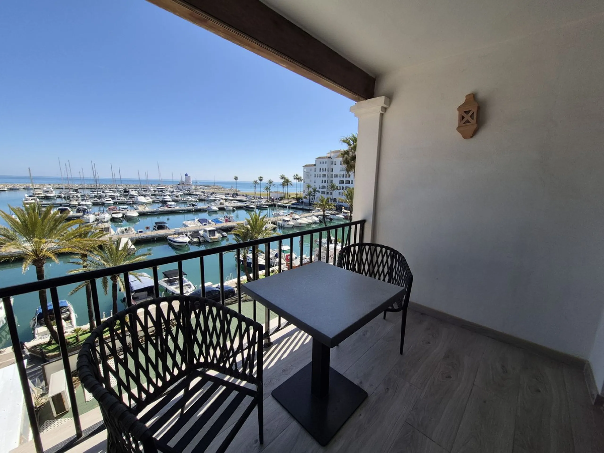 Apartment - Penthouse Duplex в продаже в Manilva, Málaga. В доме 3 спален и 2 ванных комнат. Площадь дома 156 м²