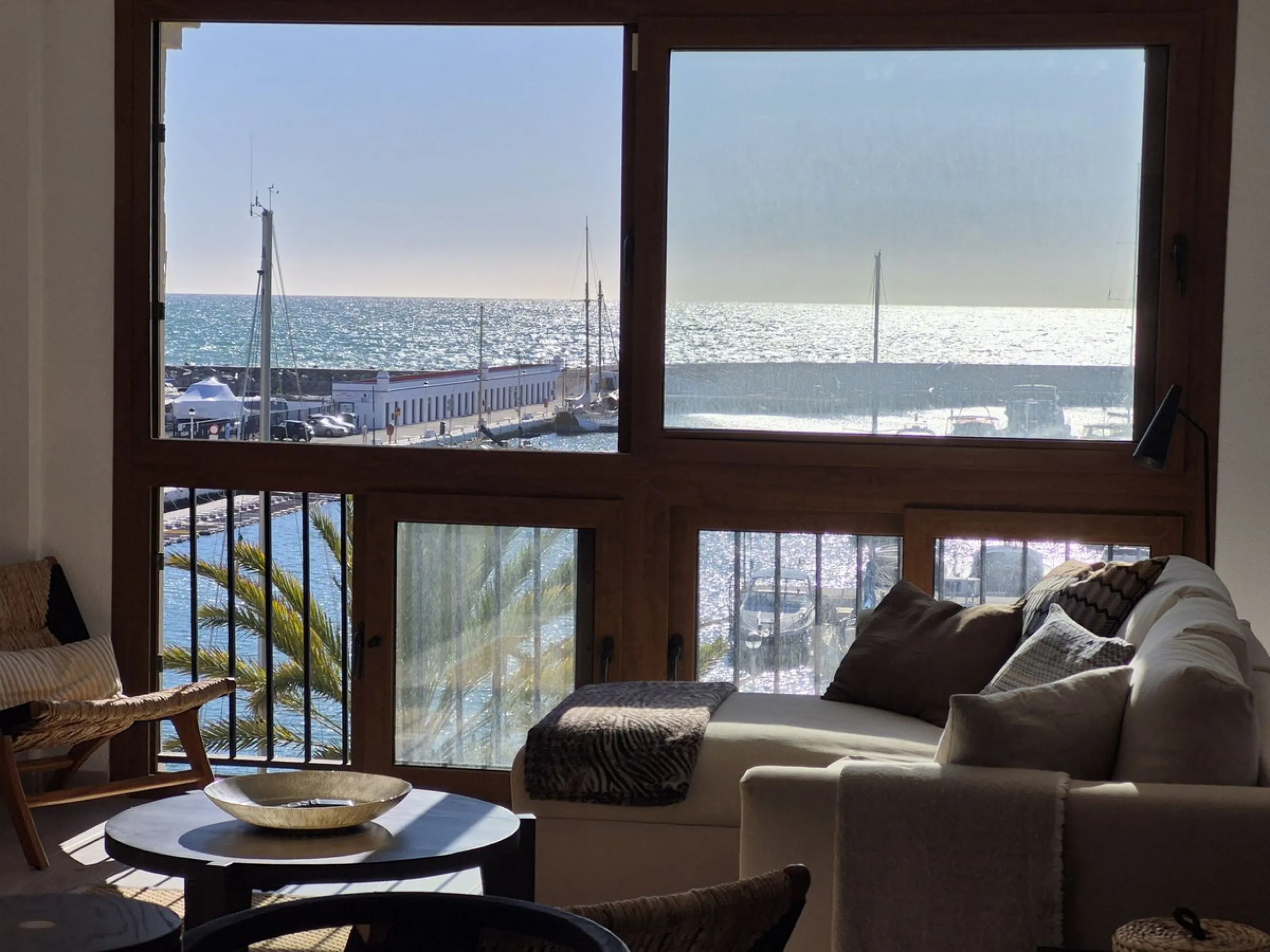 Apartment - Penthouse Duplex в продаже в Manilva, Málaga. В доме 3 спален и 2 ванных комнат. Площадь дома 156 м²