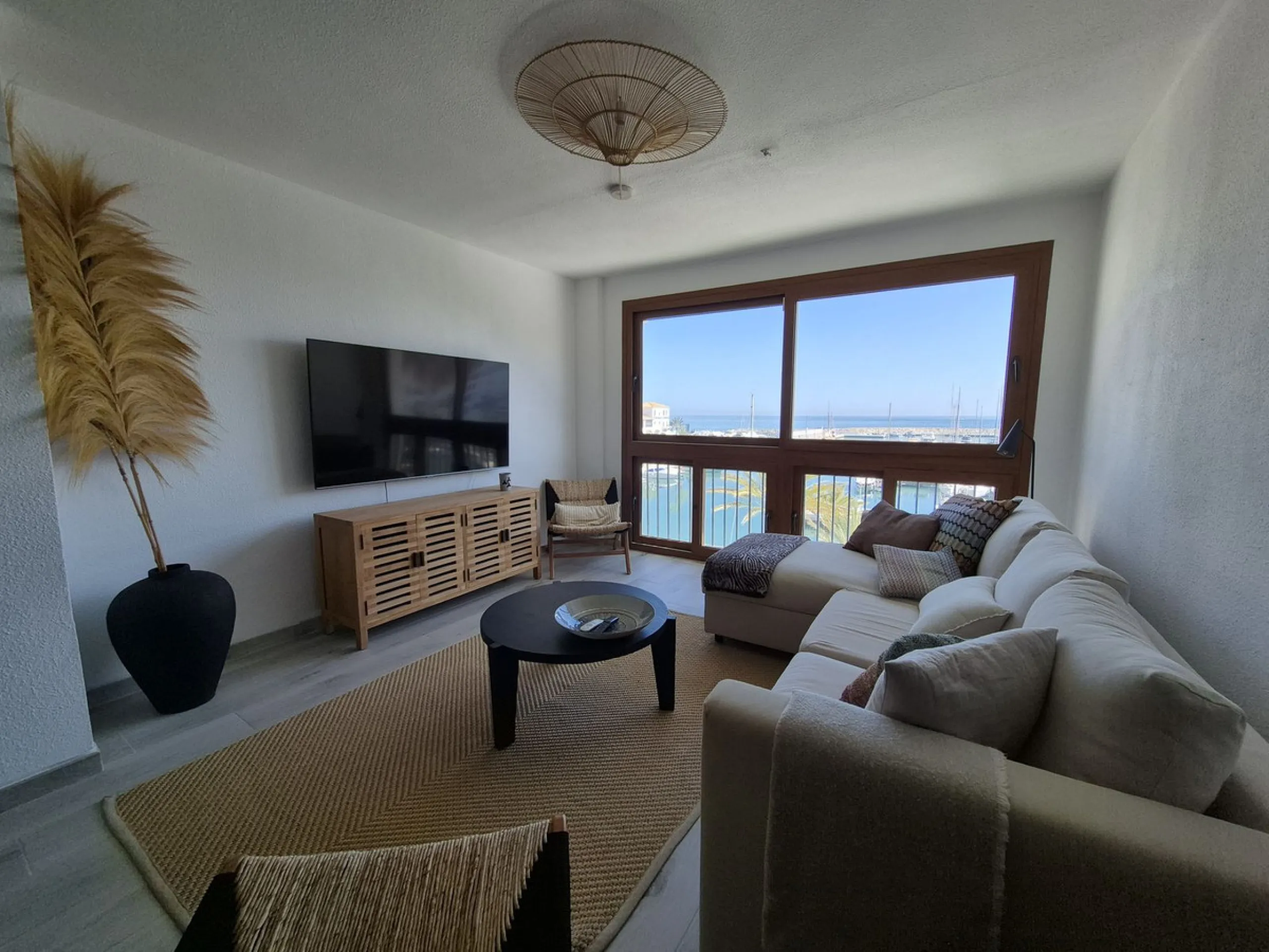Apartment - Penthouse Duplex в продаже в Manilva, Málaga. В доме 3 спален и 2 ванных комнат. Площадь дома 156 м²