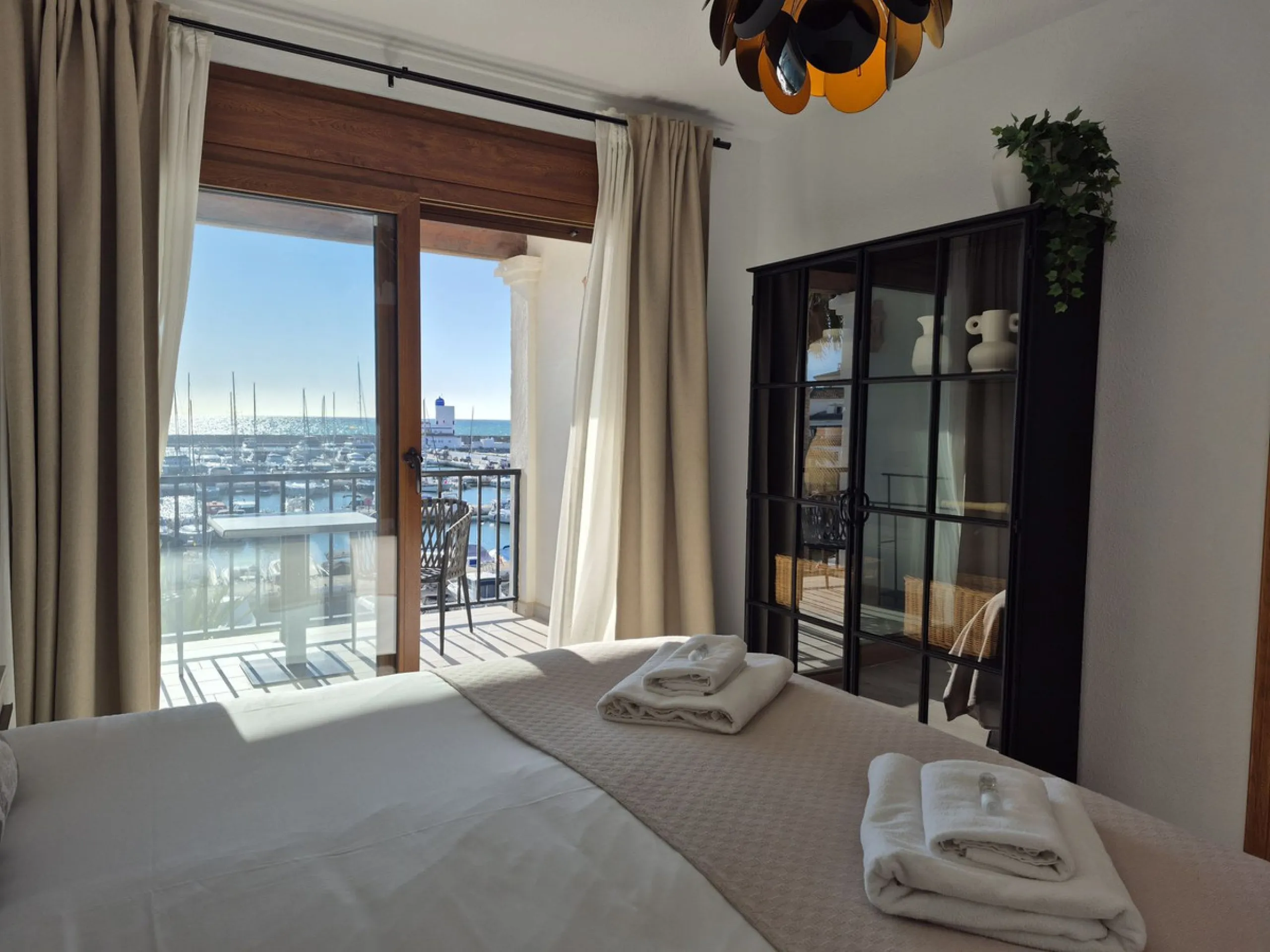 Apartment - Penthouse Duplex в продаже в Manilva, Málaga. В доме 3 спален и 2 ванных комнат. Площадь дома 156 м²
