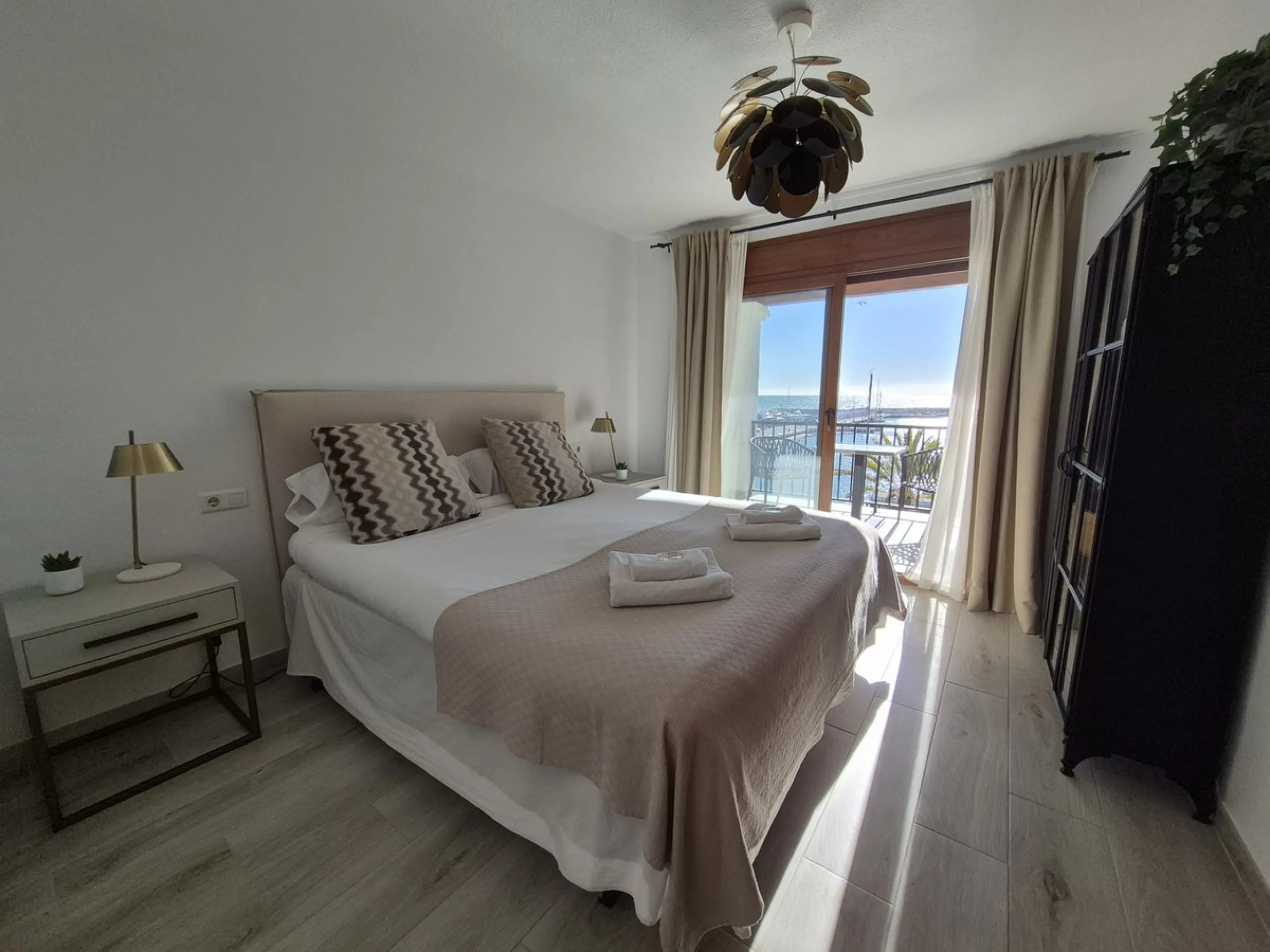 Apartment - Penthouse Duplex в продаже в Manilva, Málaga. В доме 3 спален и 2 ванных комнат. Площадь дома 156 м²