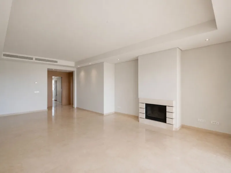 Apartment - Ground Floor Apartment в продаже в Benahavís, Málaga. В доме 2 спален и 2 ванных комнат. Площадь дома 142 м²