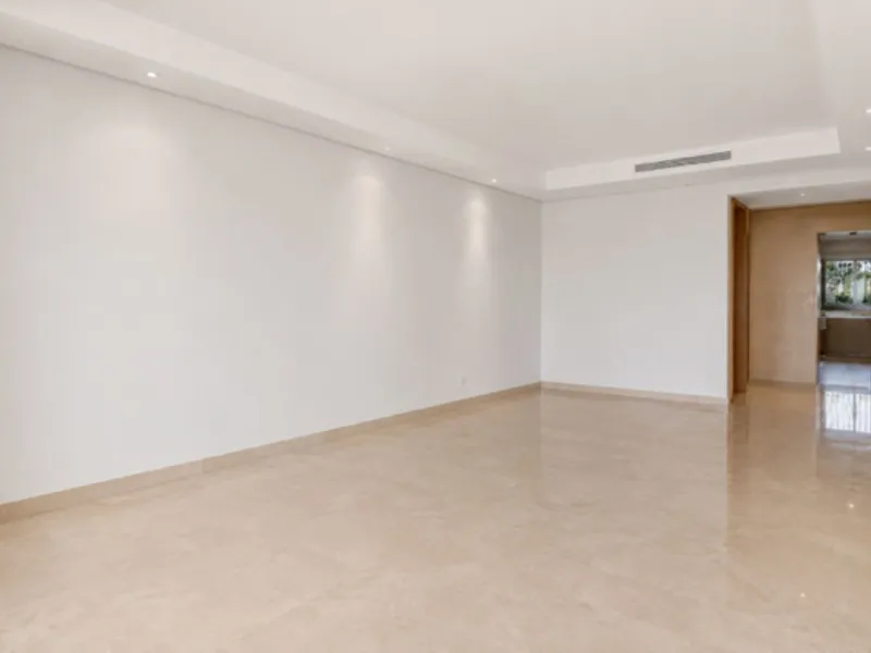 Apartment - Ground Floor Apartment в продаже в Benahavís, Málaga. В доме 2 спален и 2 ванных комнат. Площадь дома 142 м²