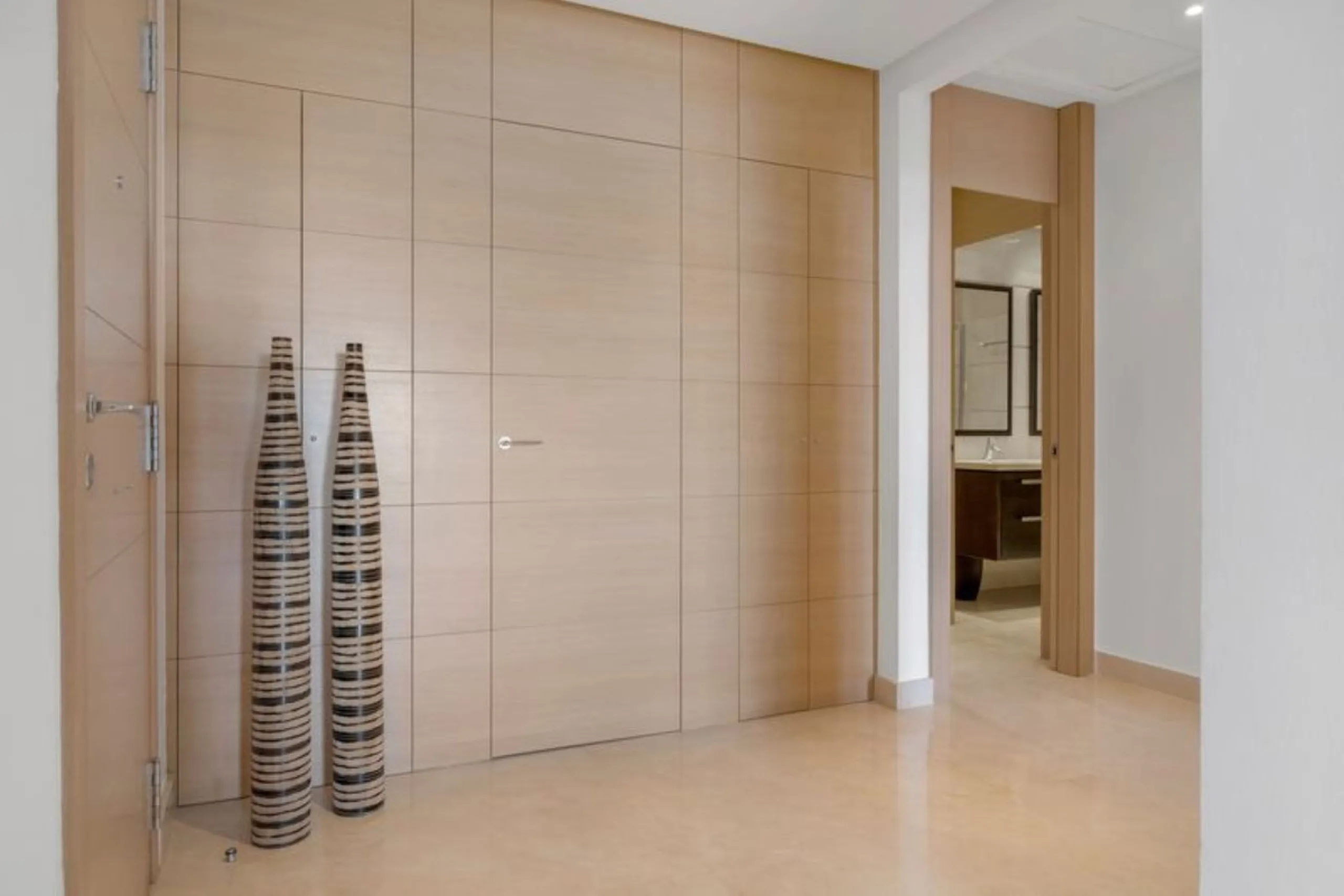 Apartment - Ground Floor Apartment в продаже в Benahavís, Málaga. В доме 2 спален и 2 ванных комнат. Площадь дома 142 м²