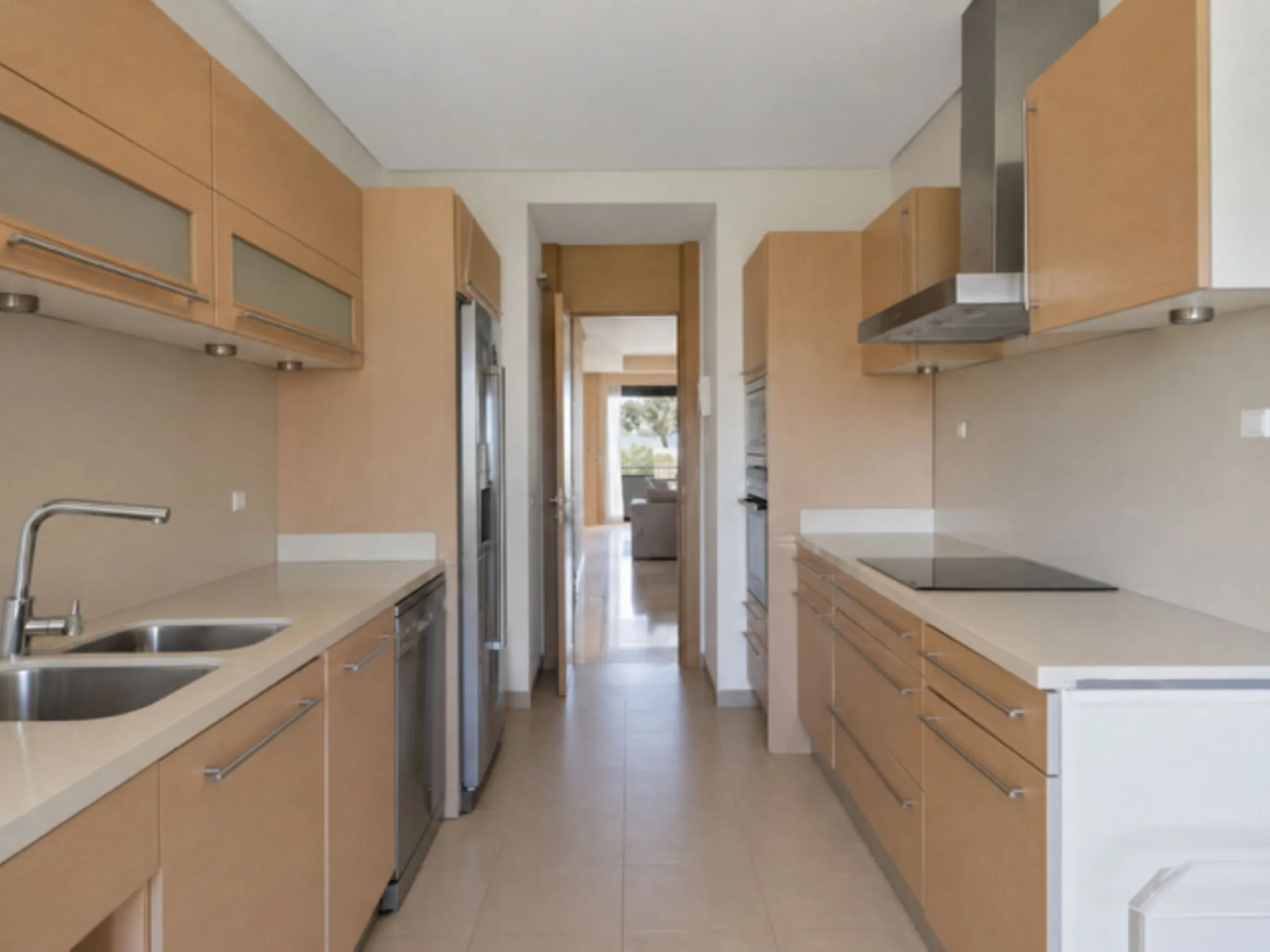 Apartment - Ground Floor Apartment в продаже в Benahavís, Málaga. В доме 2 спален и 2 ванных комнат. Площадь дома 142 м²