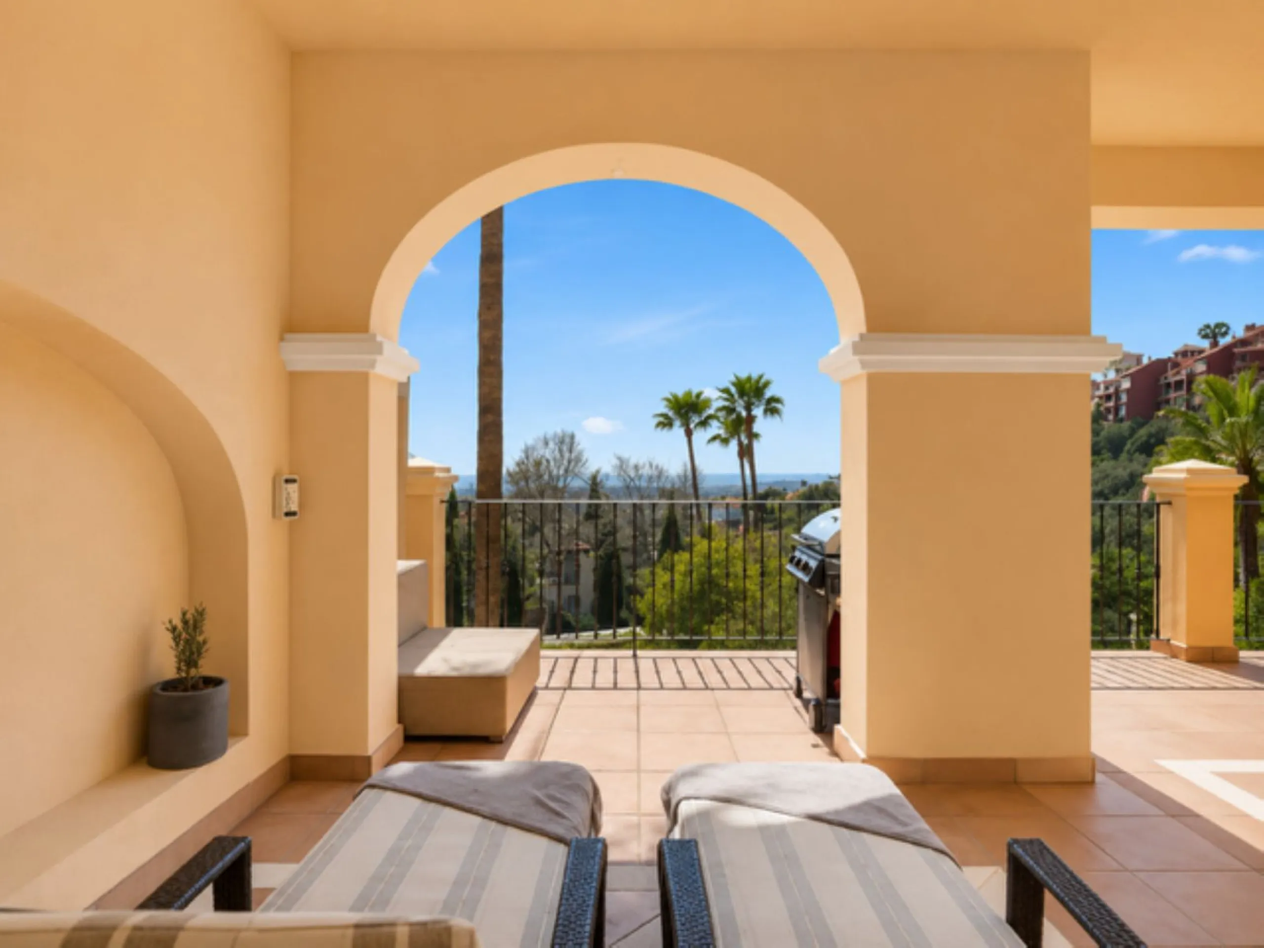 Unique Investment Opportunity in La Quinta with Panoramic Views