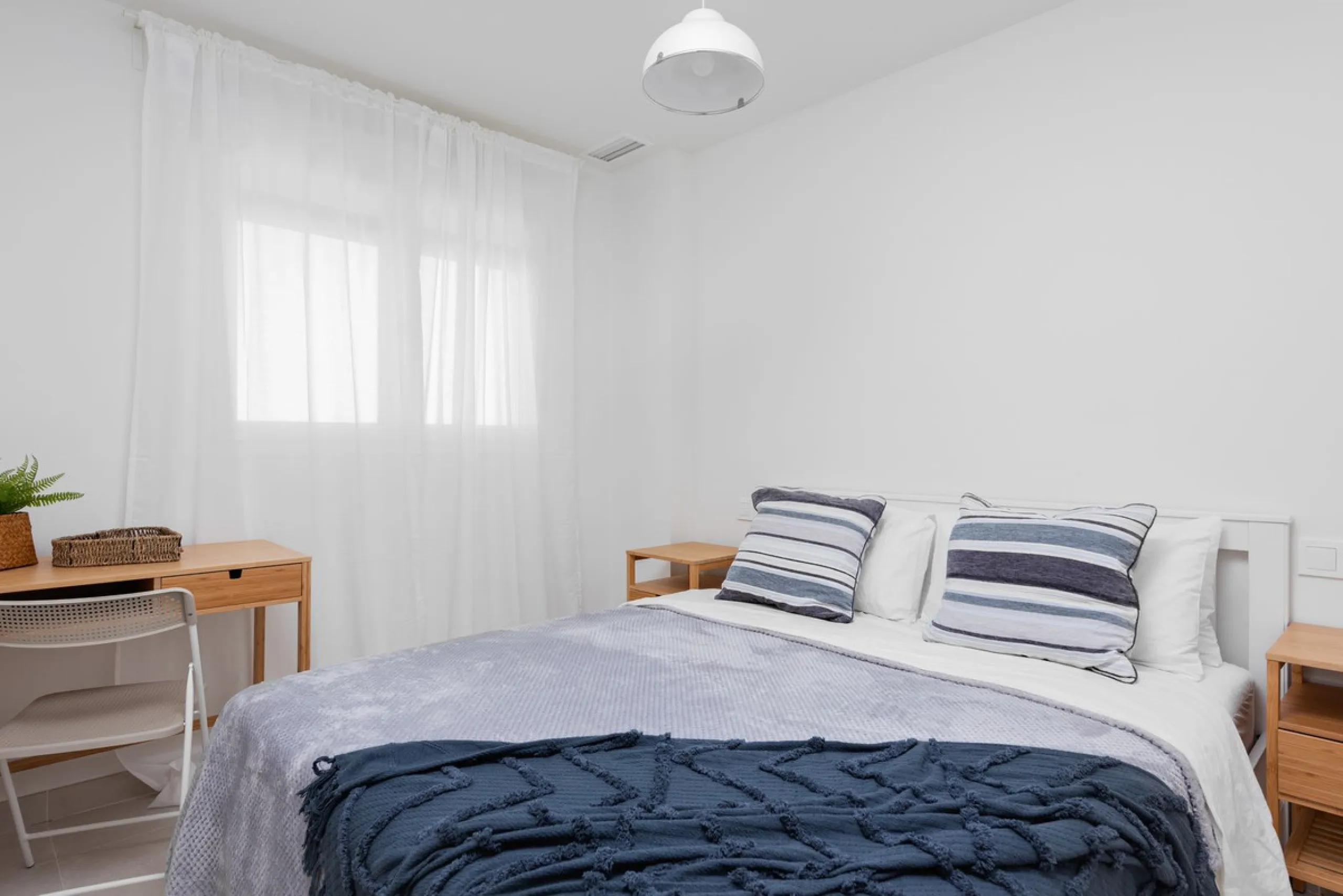 Modern 2-Bedroom Apartment with Parking – Puerto Blanco, Estepona