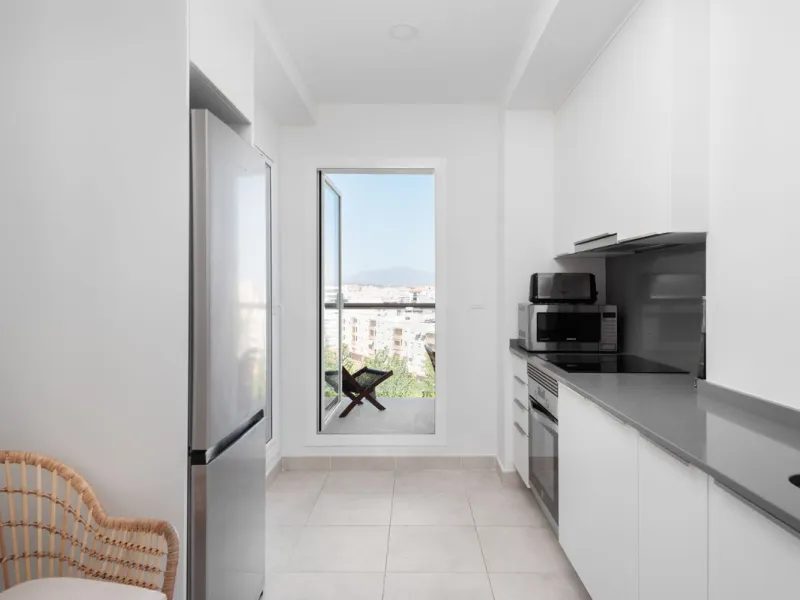 Modern 2-Bedroom Apartment with Parking – Puerto Blanco, Estepona