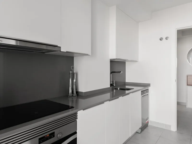 Modern 2-Bedroom Apartment with Parking – Puerto Blanco, Estepona