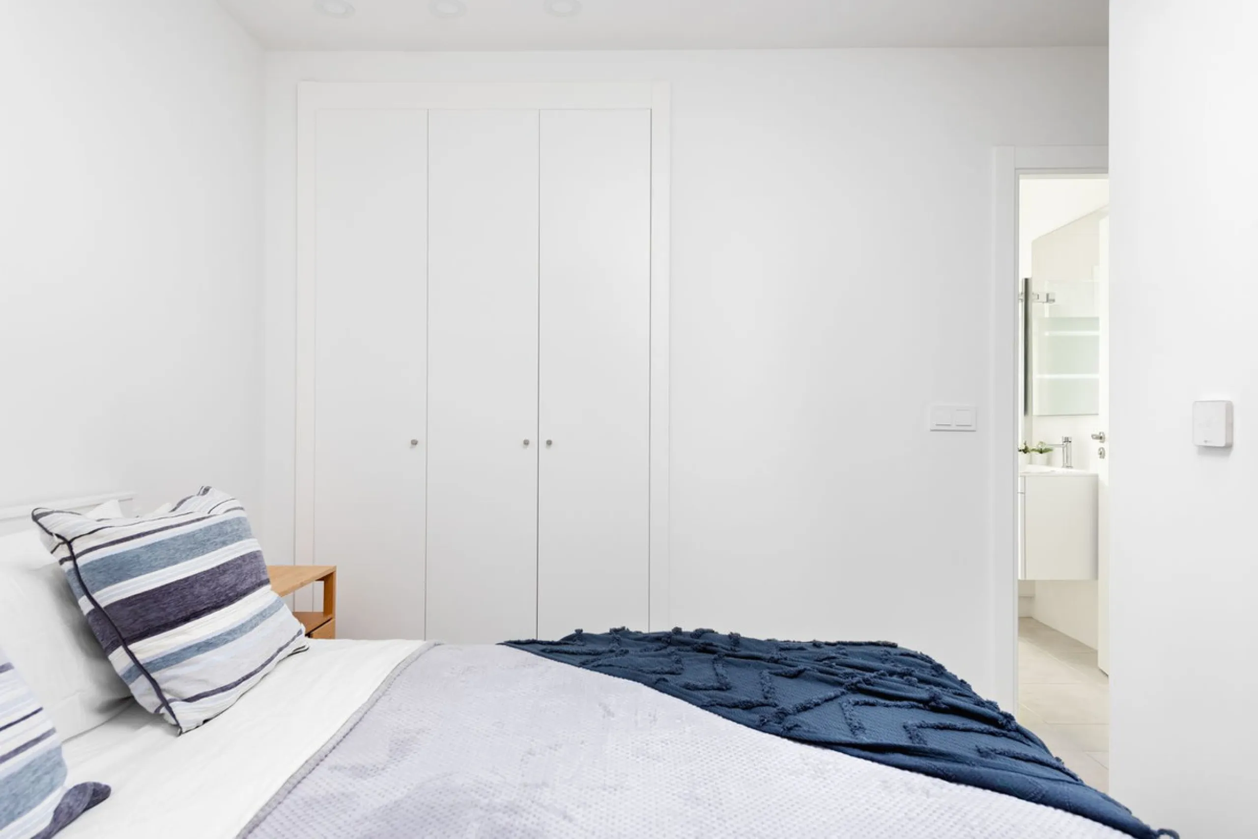 Modern 2-Bedroom Apartment with Parking – Puerto Blanco, Estepona